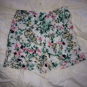 hawiian printed skort. worn once.